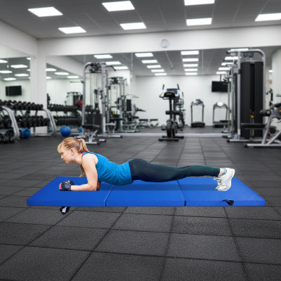 tapis de gym fille fait des exercices en gym 